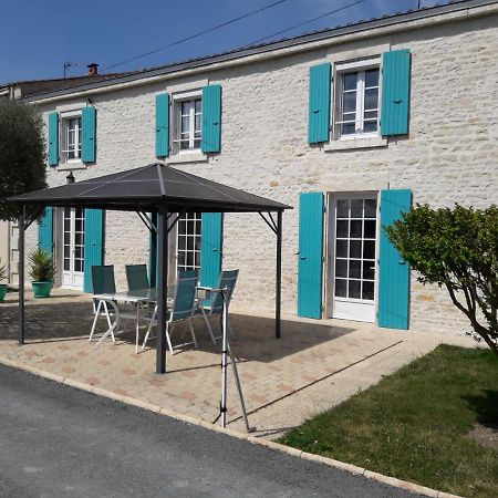 Le Logis De Lange Apt Les Aigrettes Saint-Hilaire-la-Palud Exterior photo